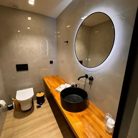 Triple A - Near Ermou Shopping Street - Family Hospitality - Free Parking! Aparthotel
