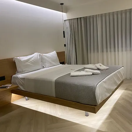 Triple A - Near Ermou Shopping Street - Family Hospitality - Free Parking! 아파트호텔