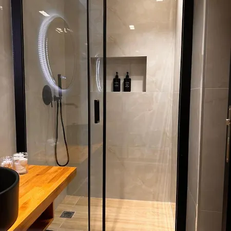 아파트호텔 Triple A - Near Ermou Shopping Street - Family Hospitality - Free Parking!