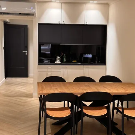 아파트호텔 Triple A - Near Ermou Shopping Street - Family Hospitality - Free Parking! 아테네
